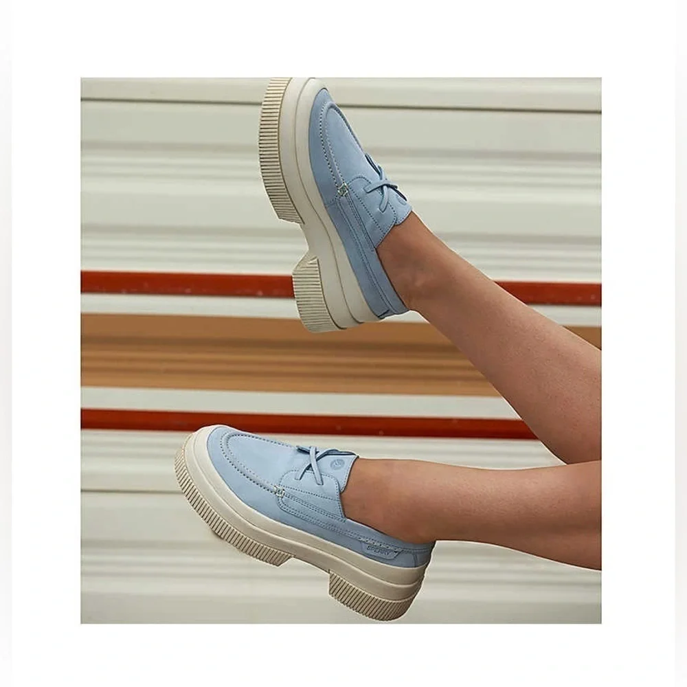 New Sperry, platform woman’s, Highland boat shoe baby blue